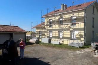 Une maison avec trois appartements dedans
